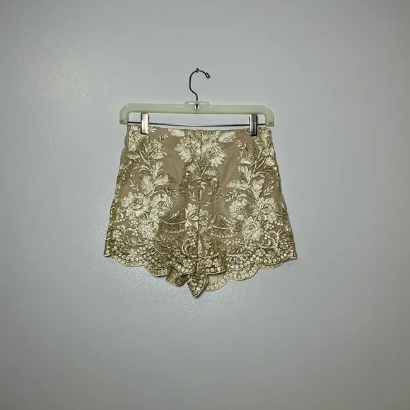 Elegant Gold Floral High Waist Women's Shorts - Picture 3 of 3